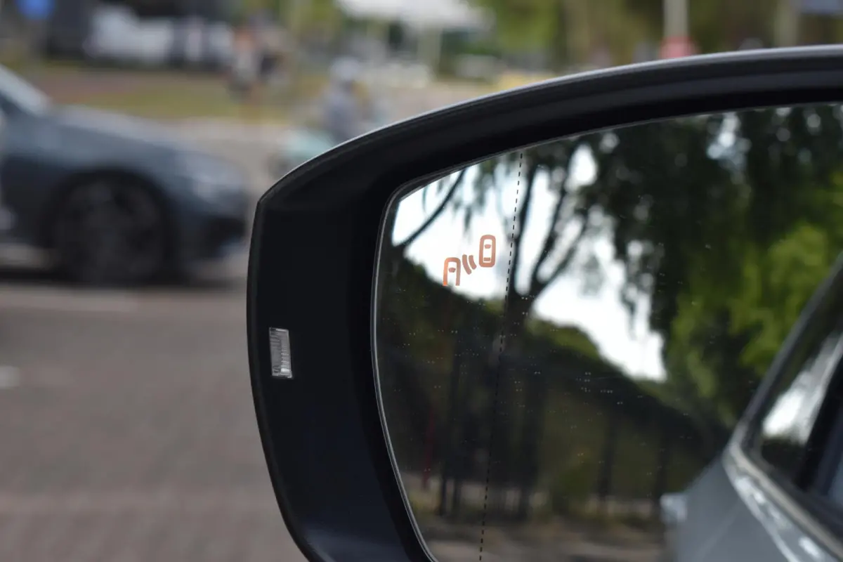 1.0 TSI Style Blind Spot | Half-Leder | Carplay Navi | Camera | Sensoren voor en achter | 12 mnd BOVAG garantie | Whatsapp 06-53188999