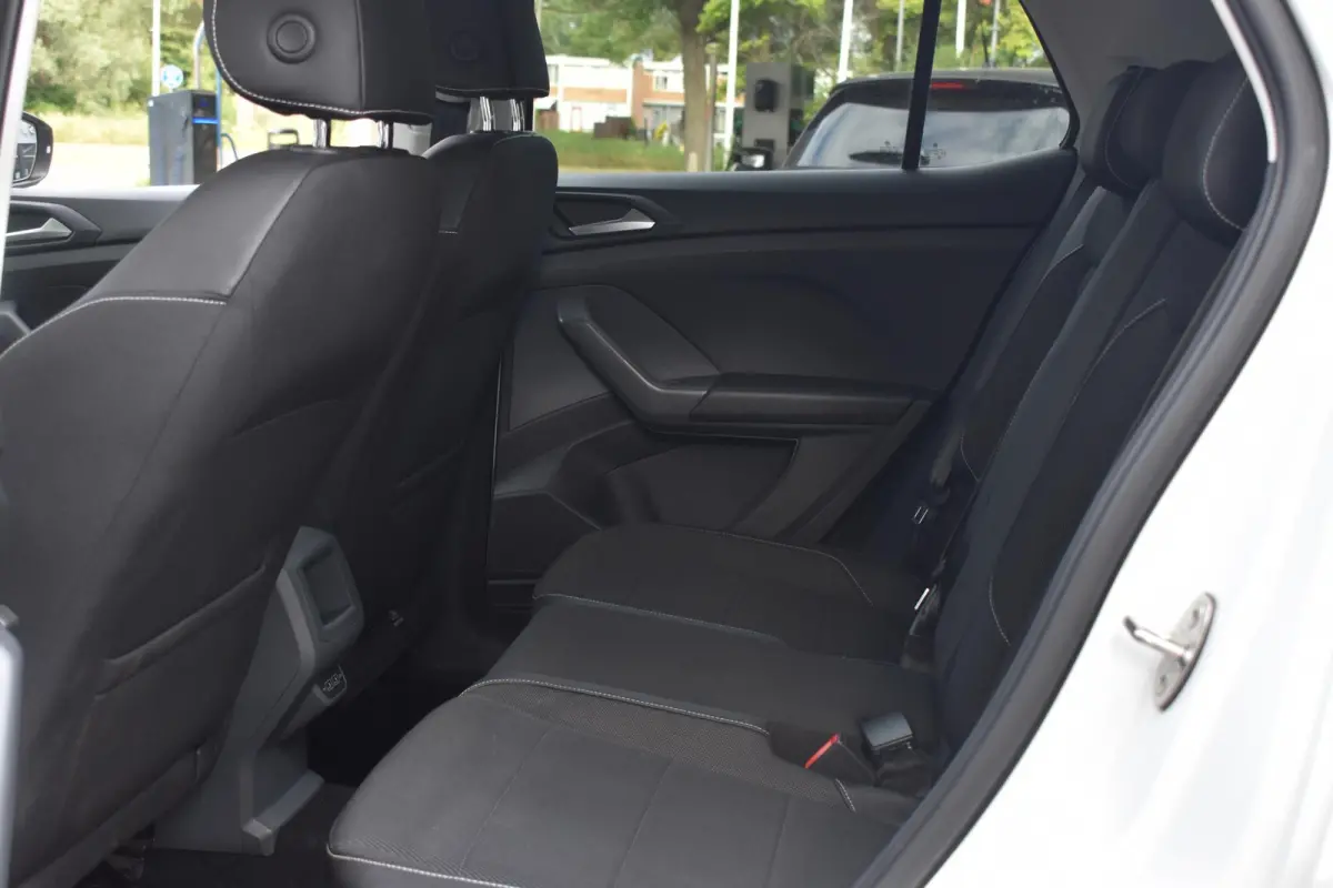 1.0 TSI Style Blind Spot | Half-Leder | Carplay Navi | Camera | Sensoren voor en achter | 12 mnd BOVAG garantie | Whatsapp 06-53188999
