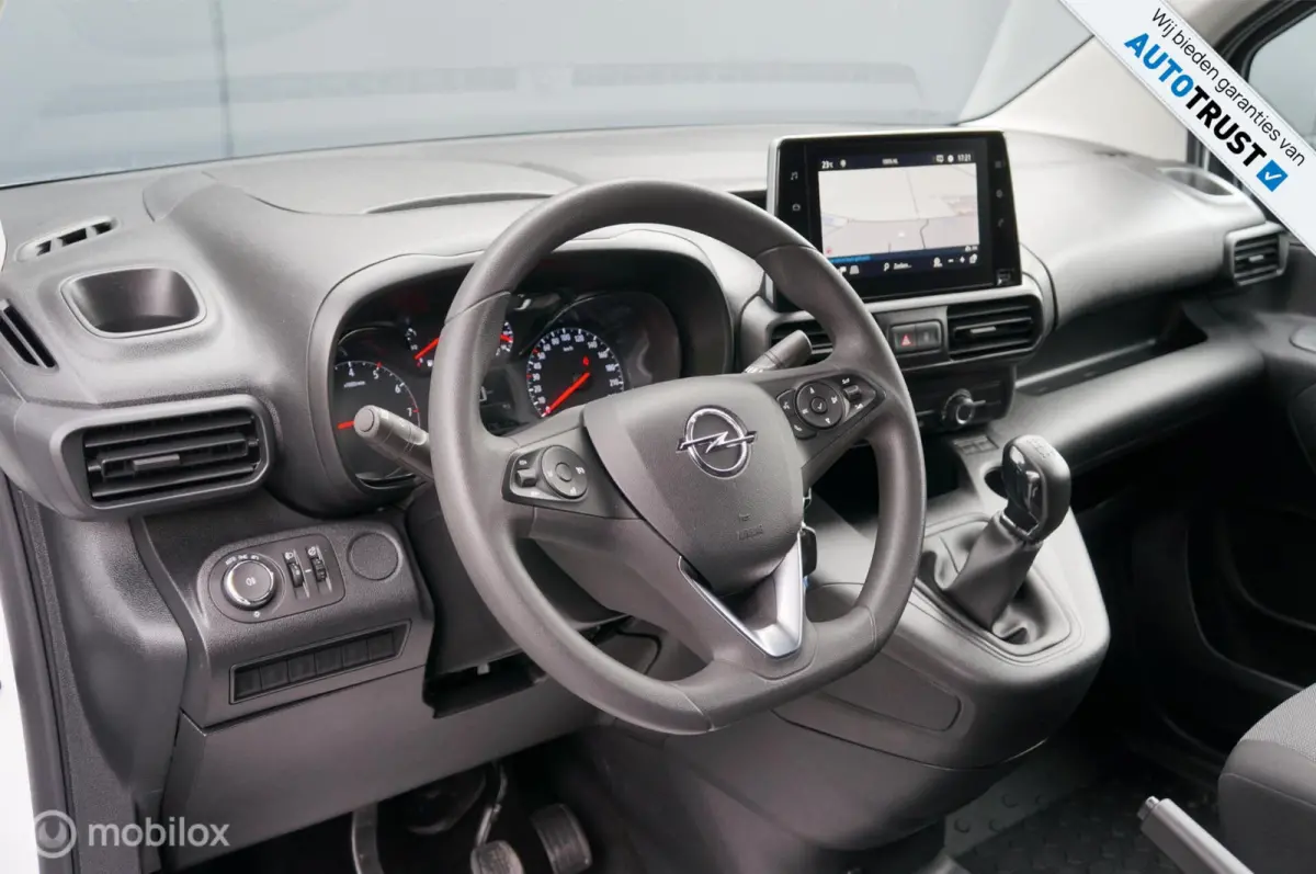 1.5D L1H1 Edition Airco Cruise Apple/Android Navi