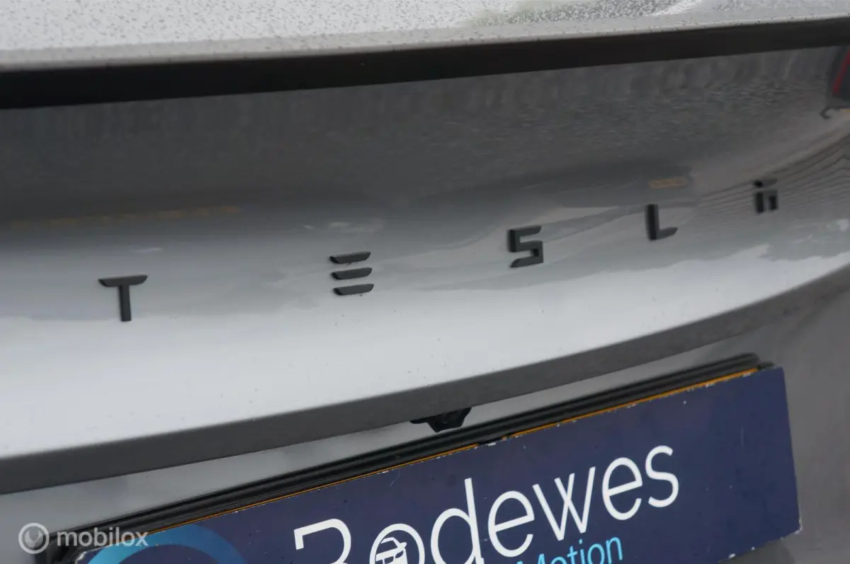 Premium Long Range RWD 78 kWh FSD Pan Garantie