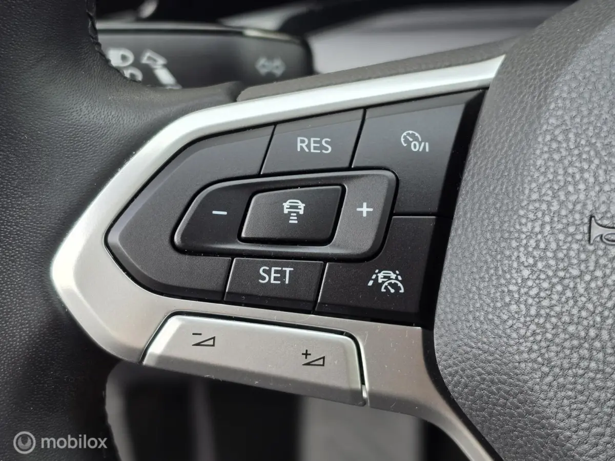 1.5 TSI STYLE CARPLAY CAMERA ACC MASSAGE