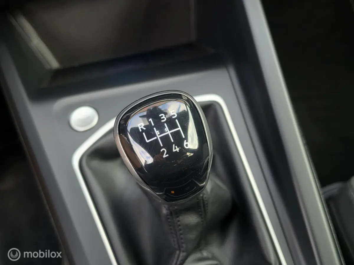 1.5 TSI STYLE CARPLAY CAMERA ACC MASSAGE