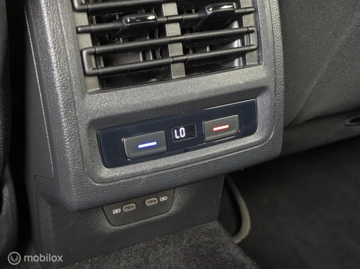1.5 TSI STYLE CARPLAY CAMERA ACC MASSAGE