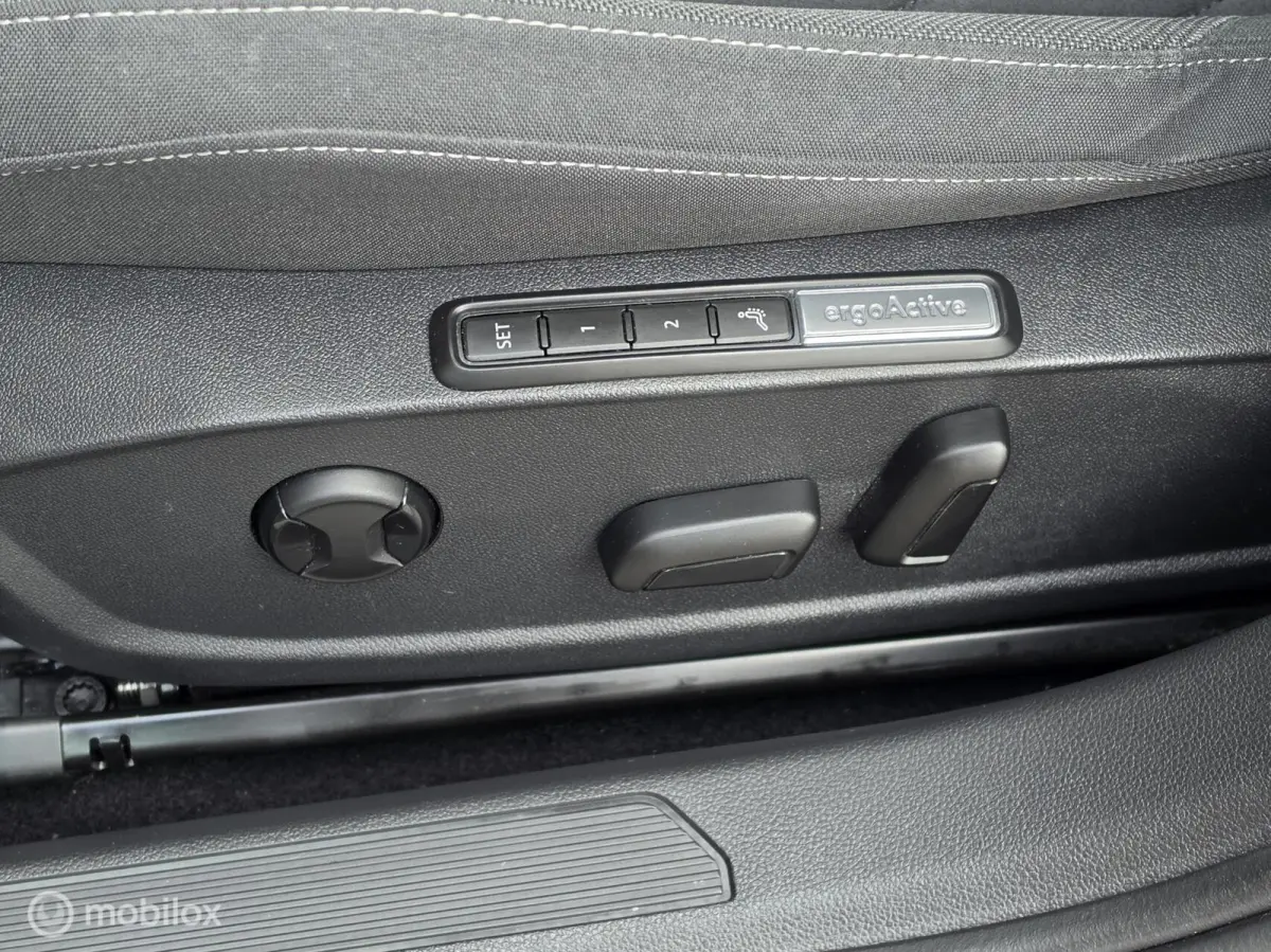 1.5 TSI STYLE CARPLAY CAMERA ACC MASSAGE