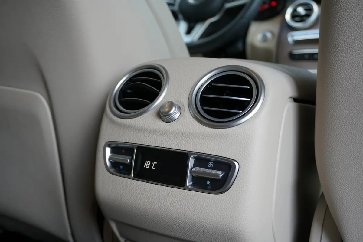 4MATIC Business Solution Luxury + 360 CAMERA / LEDER