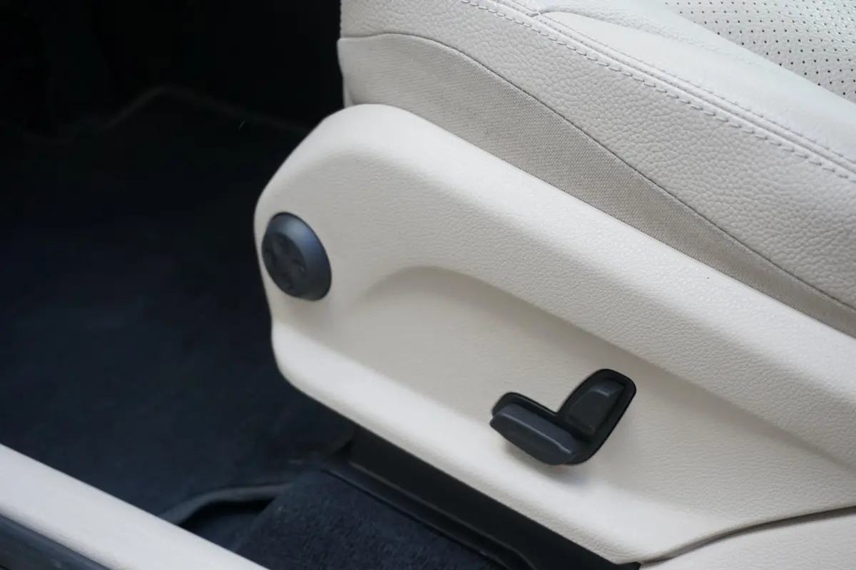 4MATIC Business Solution Luxury + 360 CAMERA / LEDER
