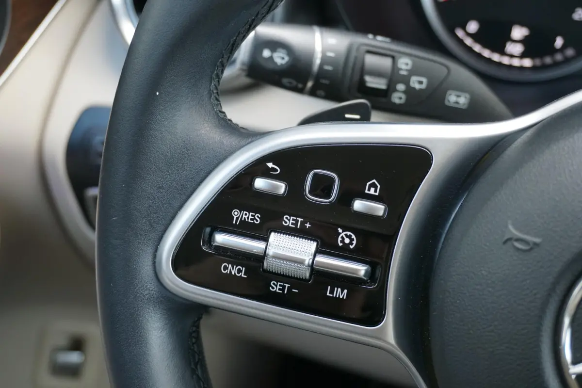 4MATIC Business Solution Luxury + 360 CAMERA / LEDER