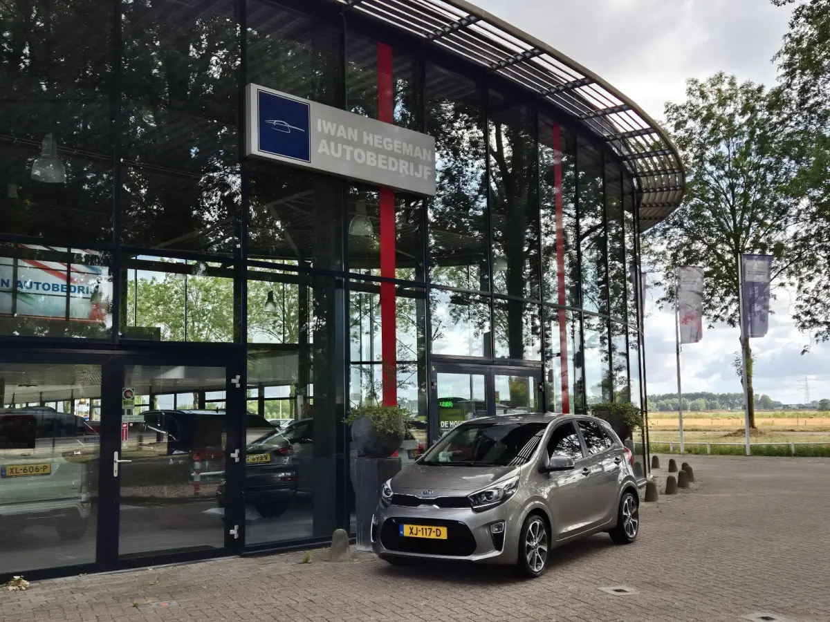 1.0 CVVT Design Edition | Navigatie | Apple Carplay | Cruise Control | Camera | Licht metalen velgen