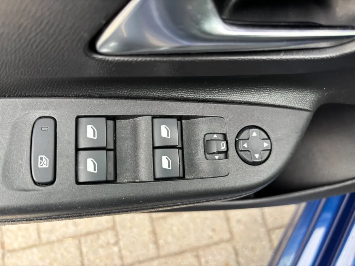 1.2 Edition LMV / CARPLAY / AIRCO / DISTR RIEM RECENT VERV / 4-SEIZOENENBANDEN / PDC