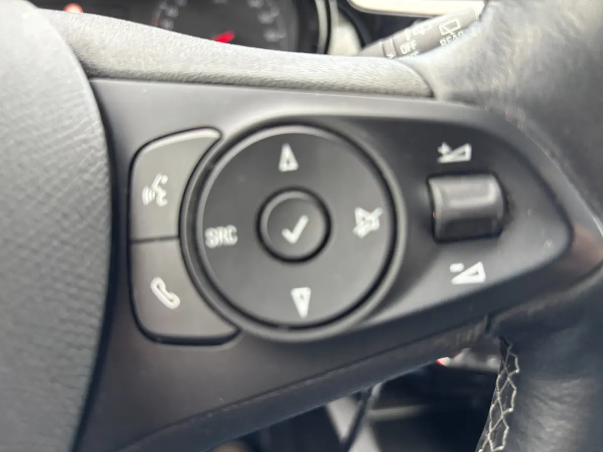 1.2 Edition LMV / CARPLAY / AIRCO / DISTR RIEM RECENT VERV / 4-SEIZOENENBANDEN / PDC