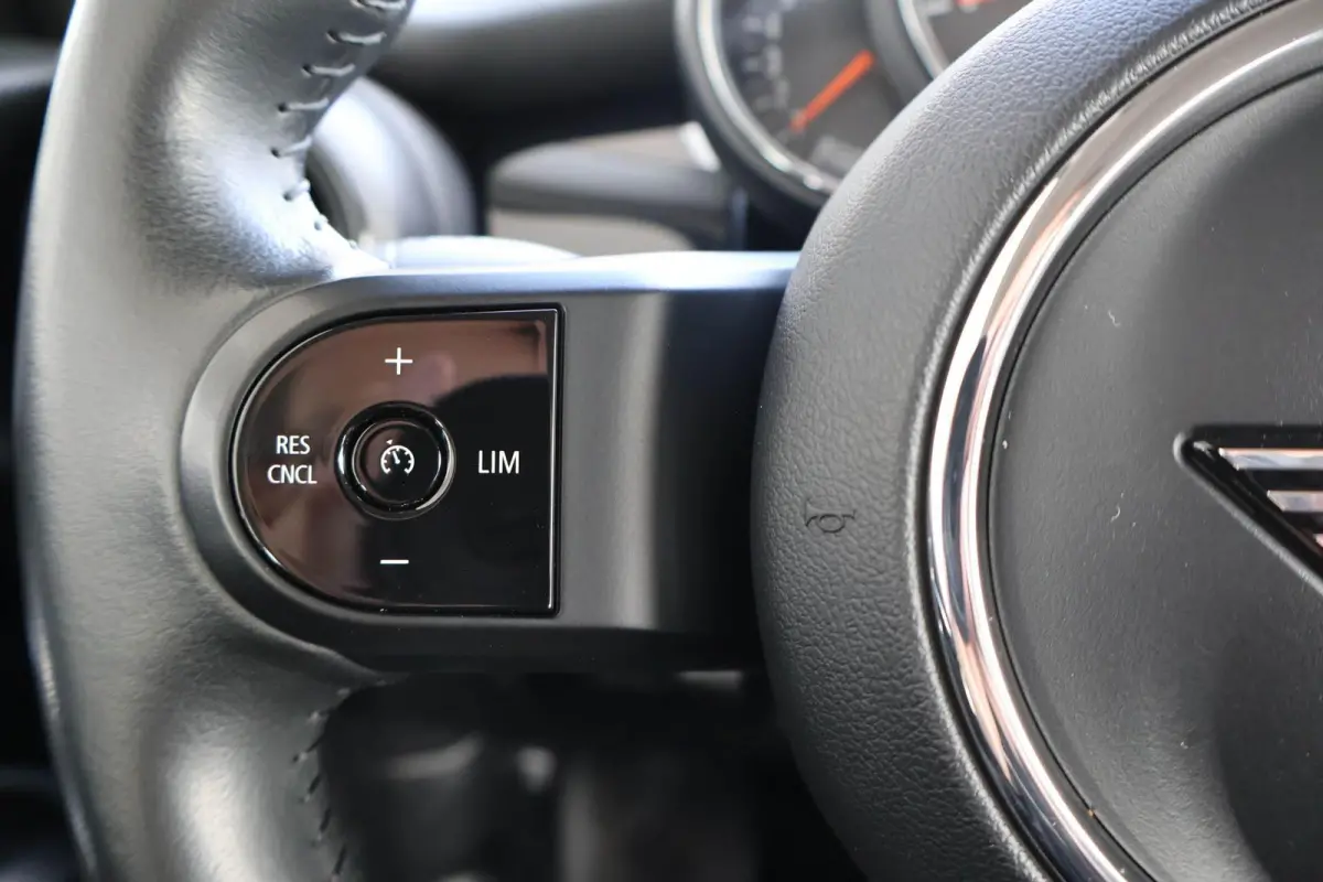 1.5 136pk AUT Cooper Camden Edition | Navigatie | PDC | Apple Carplay | Climate Control