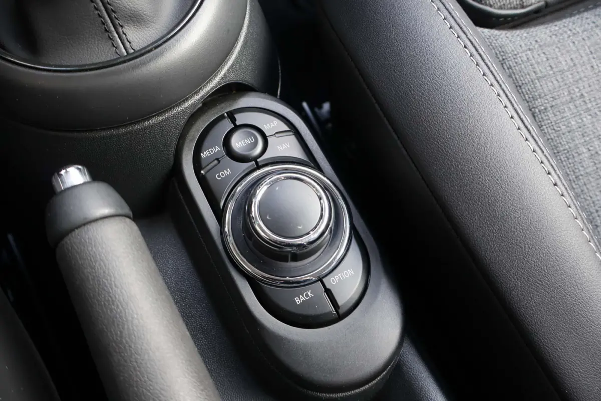 1.5 136pk AUT Cooper Camden Edition | Navigatie | PDC | Apple Carplay | Climate Control