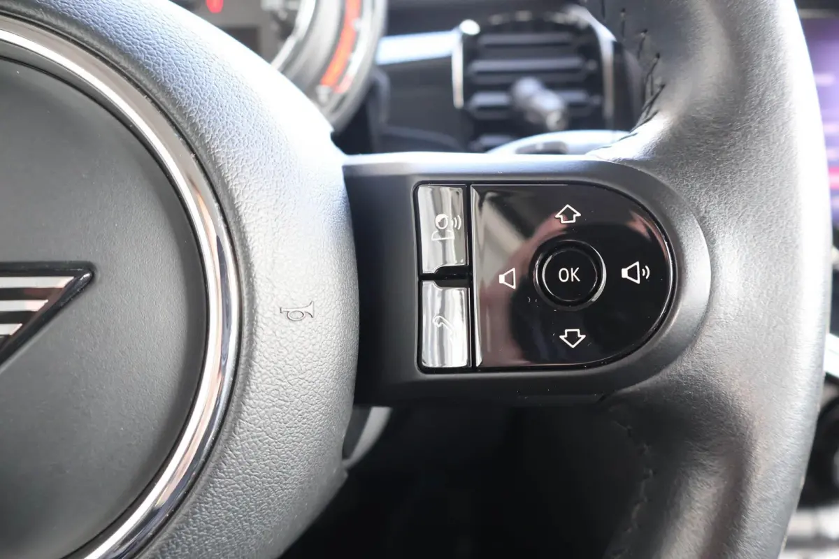 1.5 136pk AUT Cooper Camden Edition | Navigatie | PDC | Apple Carplay | Climate Control