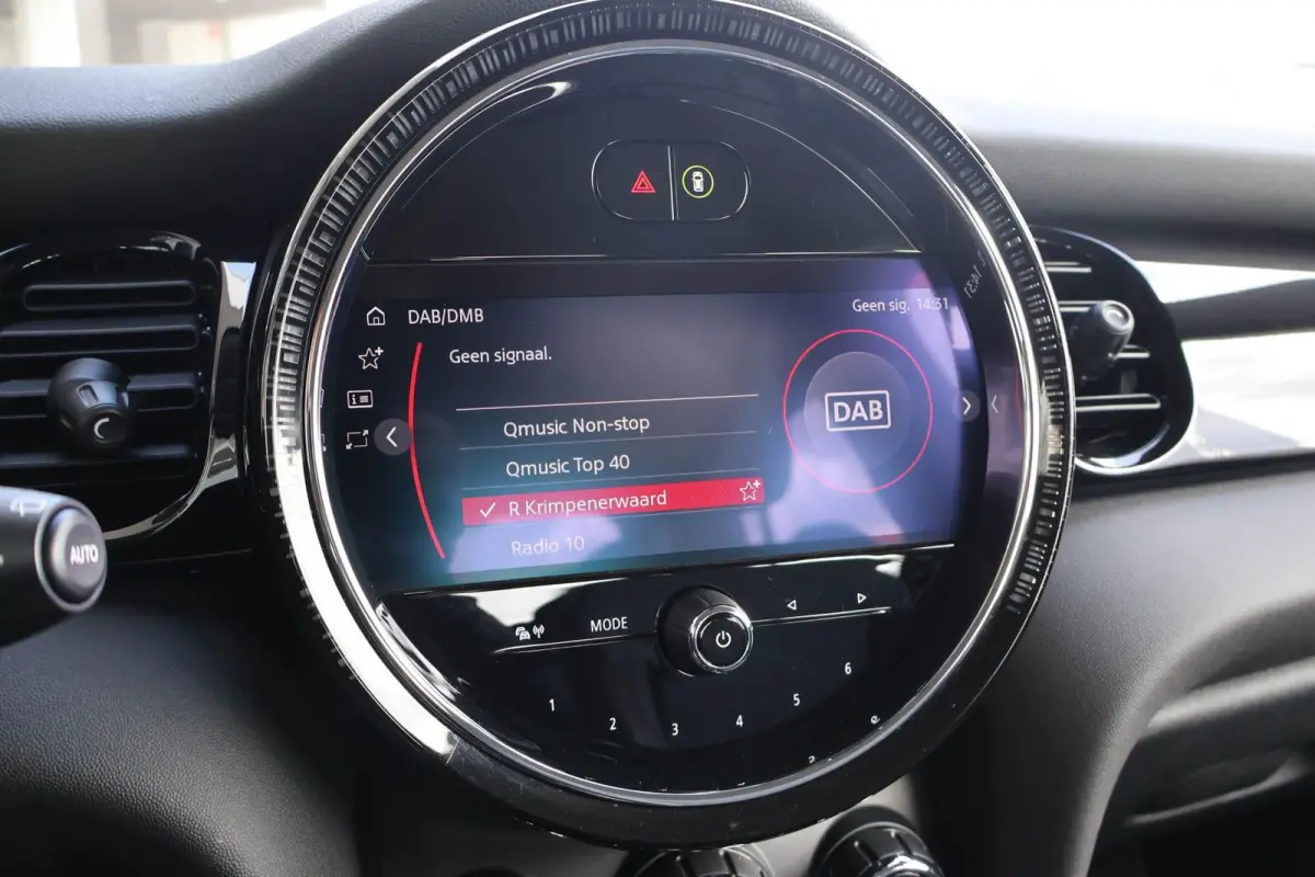 1.5 136pk AUT Cooper Camden Edition | Navigatie | PDC | Apple Carplay | Climate Control