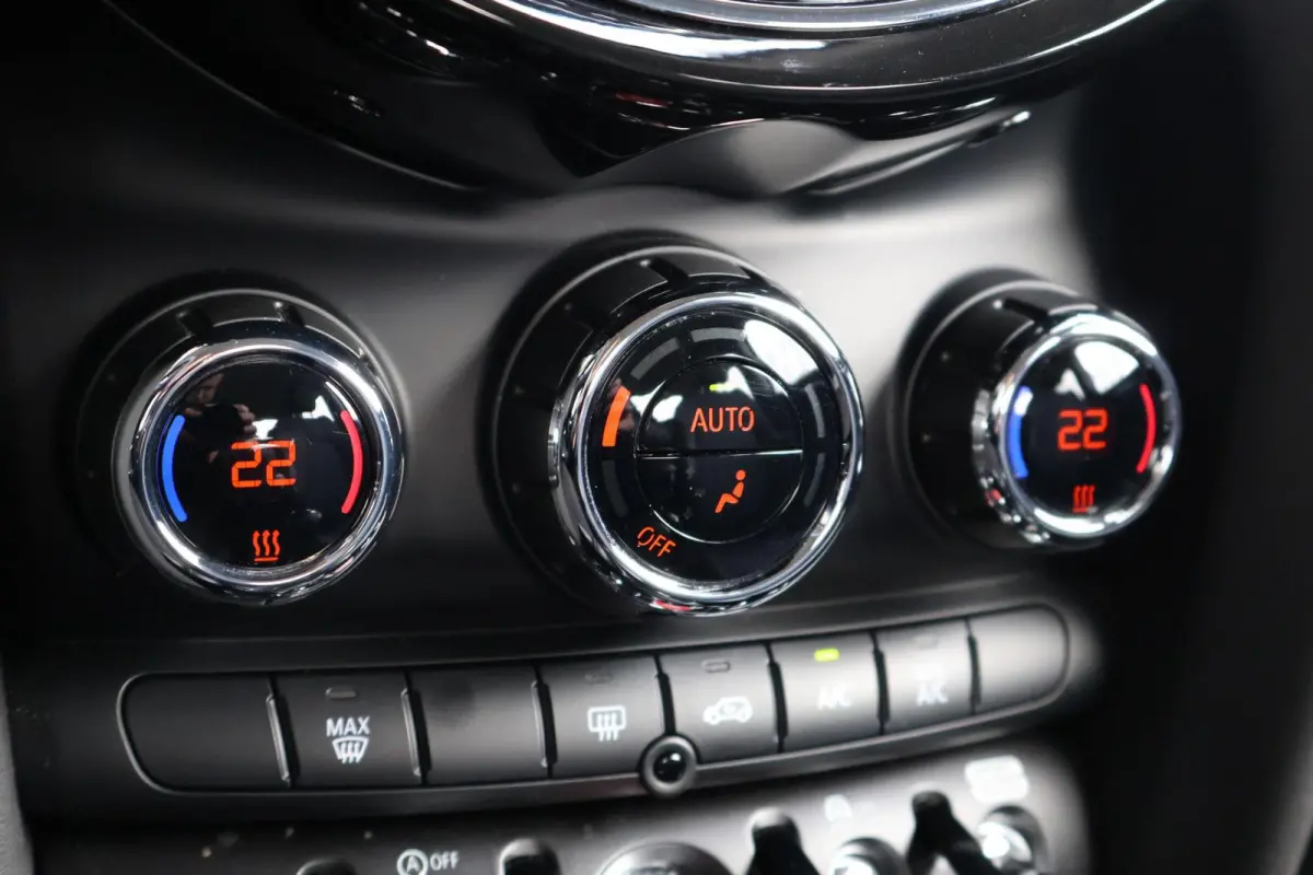 1.5 136pk AUT Cooper Camden Edition | Navigatie | PDC | Apple Carplay | Climate Control