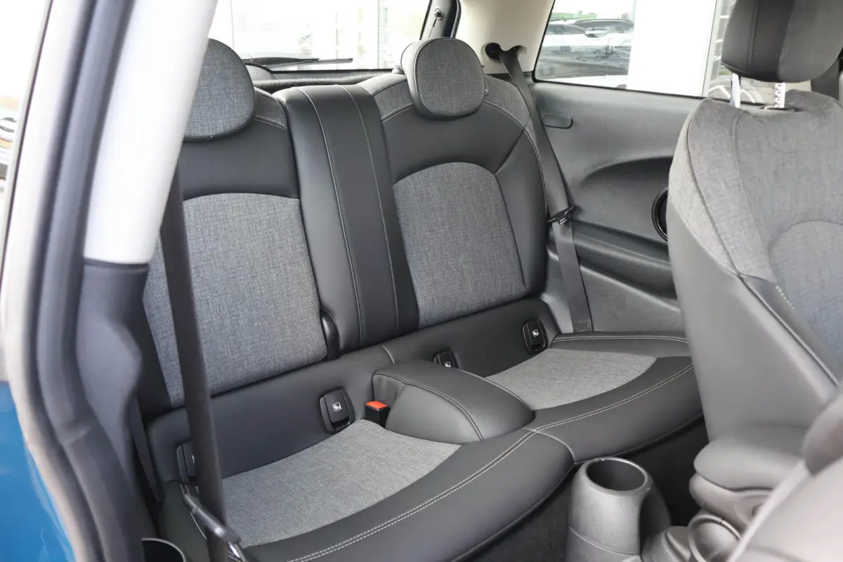 1.5 136pk AUT Cooper Camden Edition | Navigatie | PDC | Apple Carplay | Climate Control