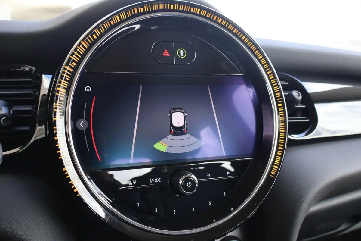 1.5 136pk AUT Cooper Camden Edition | Navigatie | PDC | Apple Carplay | Climate Control