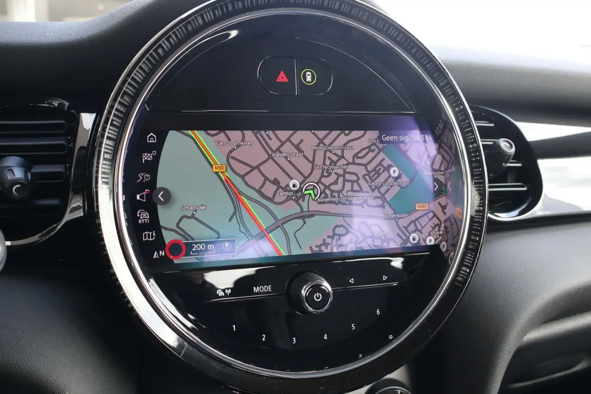 1.5 136pk AUT Cooper Camden Edition | Navigatie | PDC | Apple Carplay | Climate Control