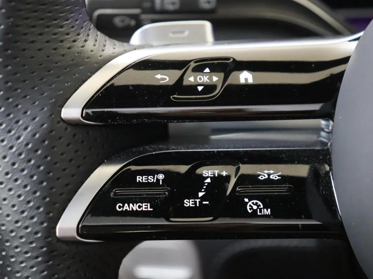 400 e 4MATIC AMG Line Premium Plus Panoramadak / Memory Seats / Burmester / Head-Up / Luchtvering / 360 Camera / Elektr. Trekhaak / Rijassistentiepakket