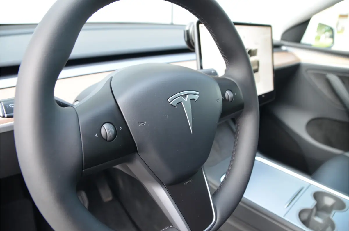 Long Range AWD 75 kWh Trekhaak (1.600kg), AutoPilot3.0 Ryzen