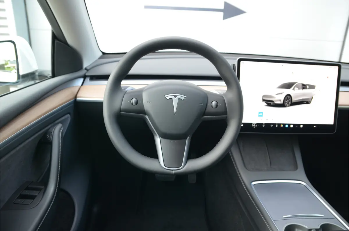 Long Range AWD 75 kWh Trekhaak (1.600kg), AutoPilot3.0 Ryzen