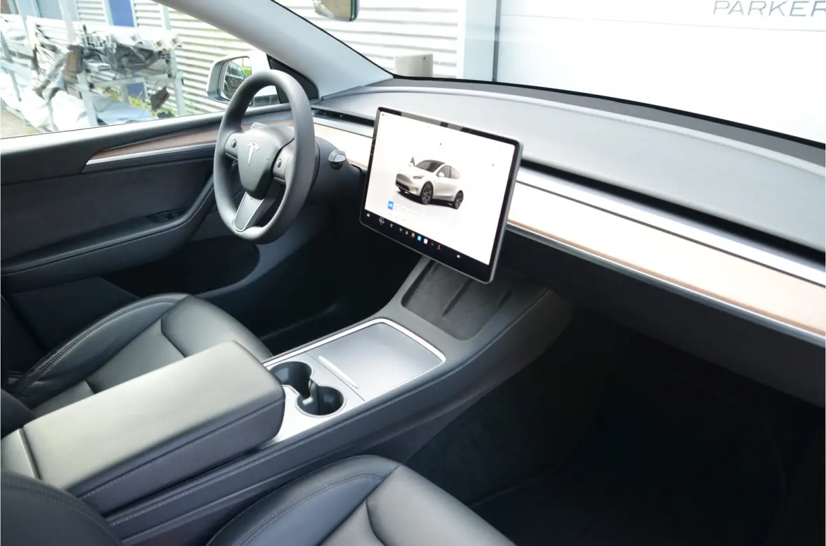 Long Range AWD 75 kWh Trekhaak (1.600kg), AutoPilot3.0 Ryzen