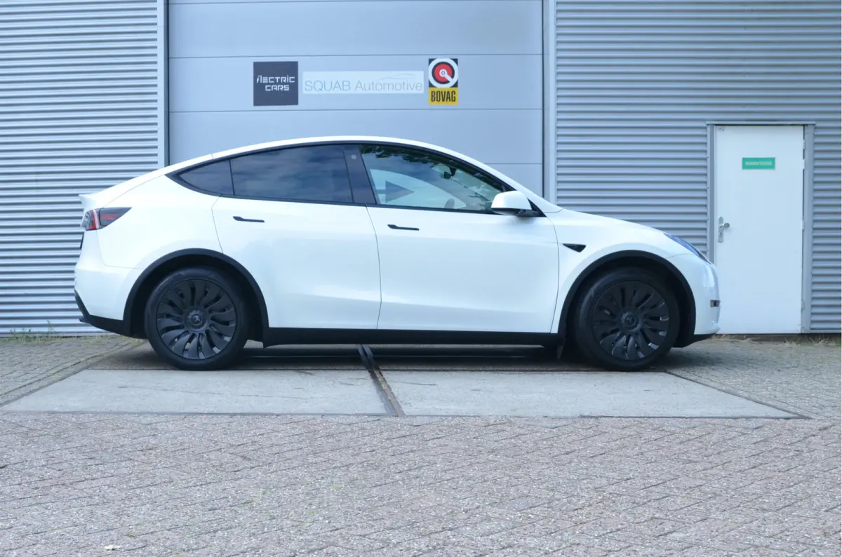 Long Range AWD 75 kWh Trekhaak (1.600kg), AutoPilot3.0 Ryzen