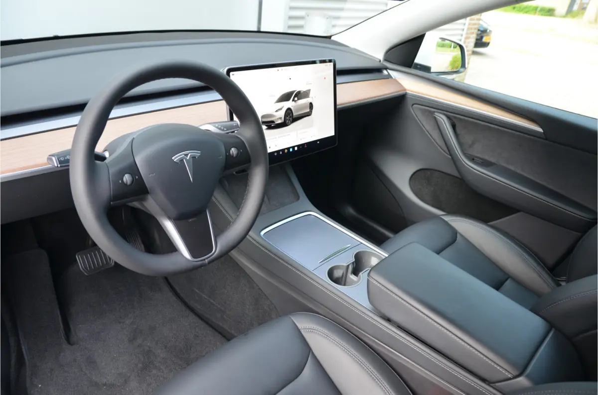 Long Range AWD 75 kWh Trekhaak (1.600kg), AutoPilot3.0 Ryzen