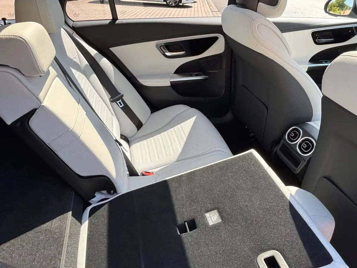 300e AMG ** HIGH LED, NAVI+, PANO, MEMORY, WINTER, NIGHT, ** UNFALLFREI - Ex. MB-AG ** ** INFORMEER OOK NAAR ONZE AANTREKKELIJKE FINANCIAL-LEASE TARIEVEN **