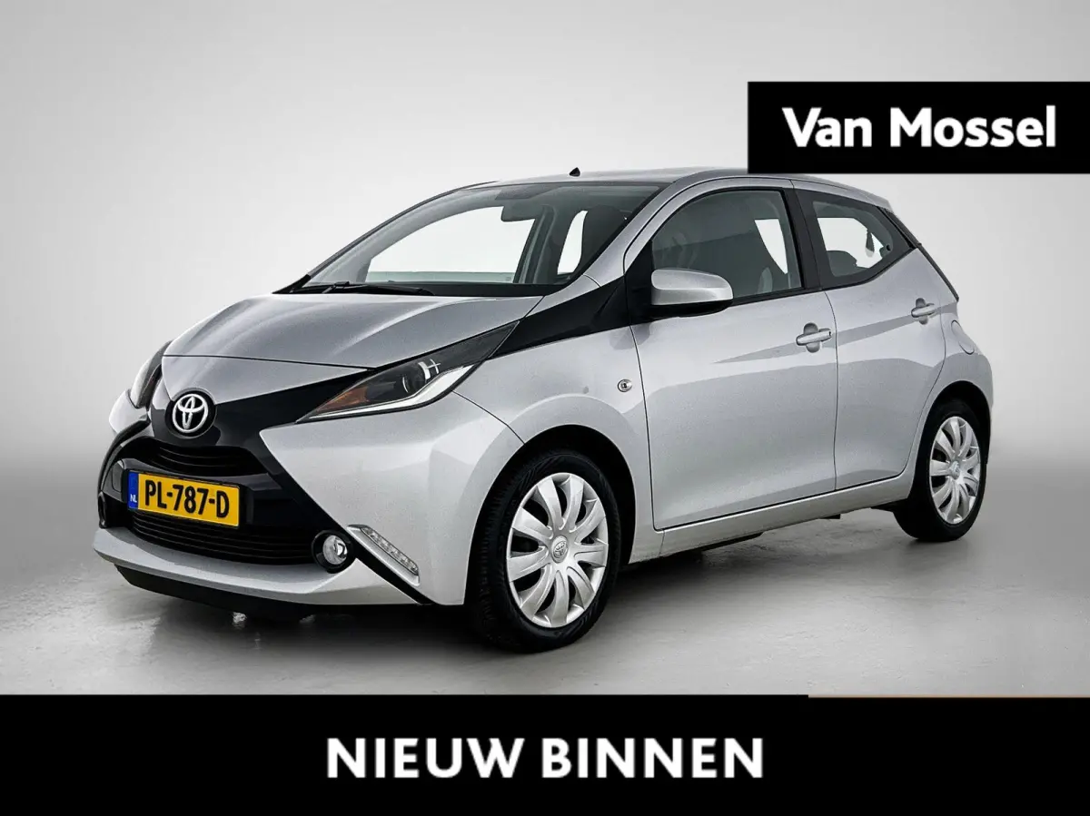 1.0 VVT-i x-play | WORDT VERWACHT | ACHTERUITRIJCAMERA | NAVIGATIE | APPLE CARPLAY - ANDROID AUTO | SPEED LIMITER | AIRCO |