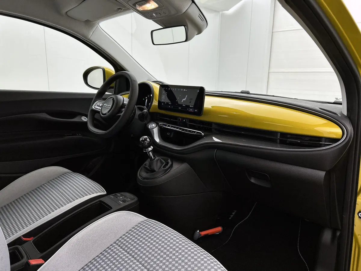 1.0 Hybrid Torino Launch Edition 65 PK | Apple carplay | Android auto | Parkeersensoren | Lichtmetalen velgen | LED | Cruise control |