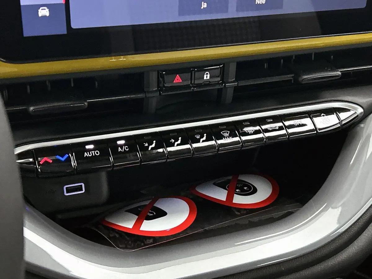 1.0 Hybrid Torino Launch Edition 65 PK | Apple carplay | Android auto | Parkeersensoren | Lichtmetalen velgen | LED | Cruise control |