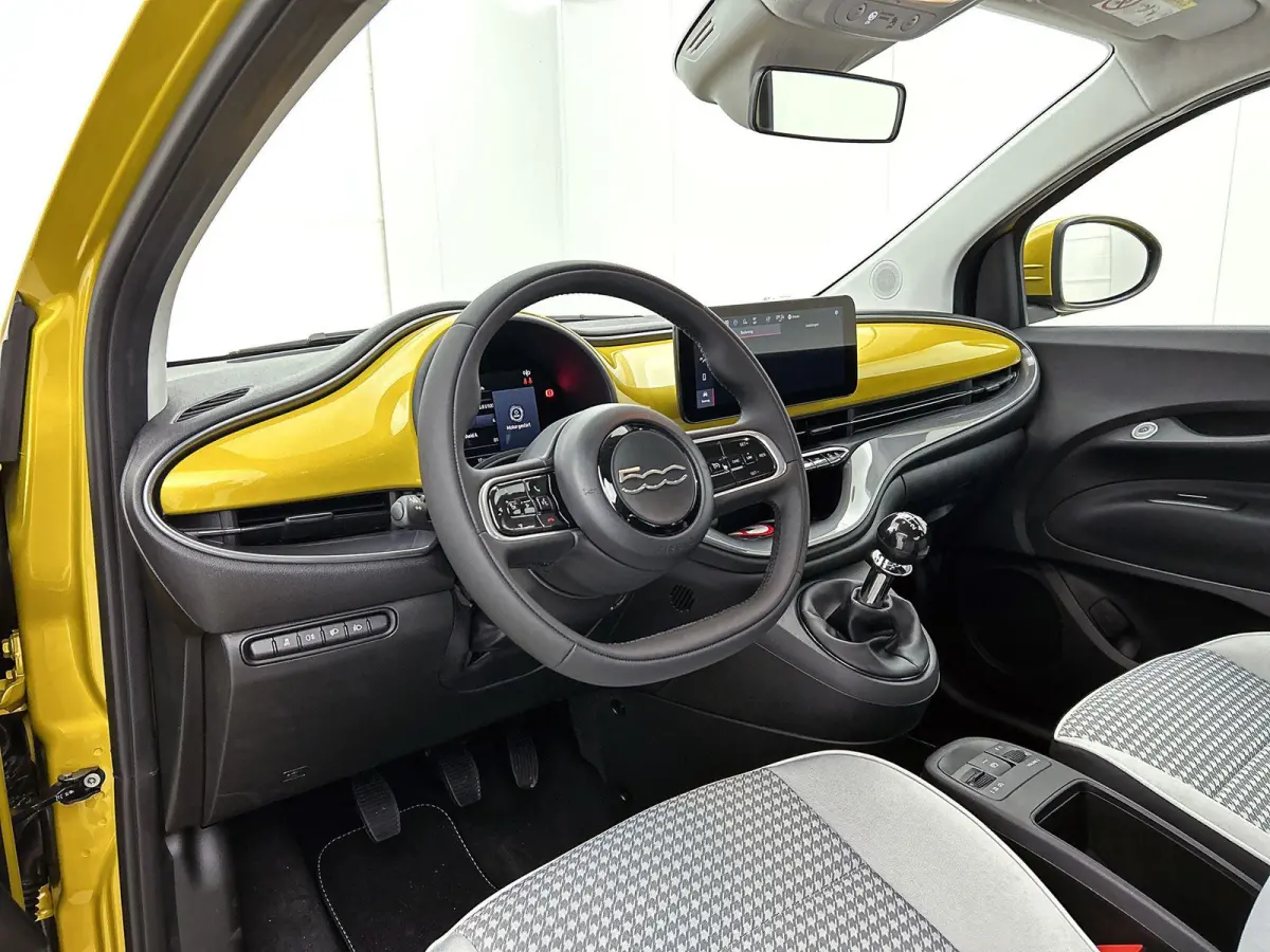 1.0 Hybrid Torino Launch Edition 65 PK | Apple carplay | Android auto | Parkeersensoren | Lichtmetalen velgen | LED | Cruise control |