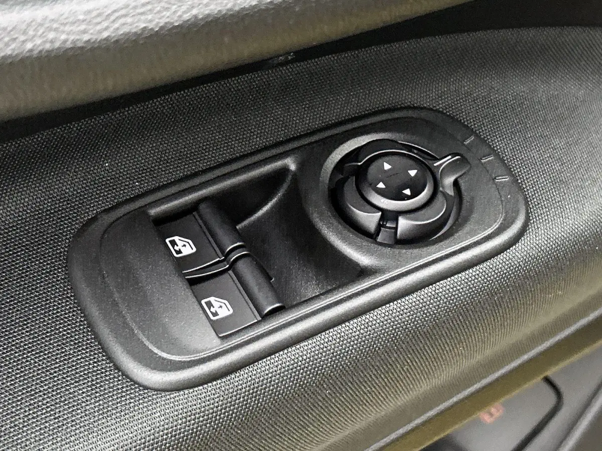 1.0 Hybrid Torino Launch Edition 65 PK | Apple carplay | Android auto | Parkeersensoren | Lichtmetalen velgen | LED | Cruise control |