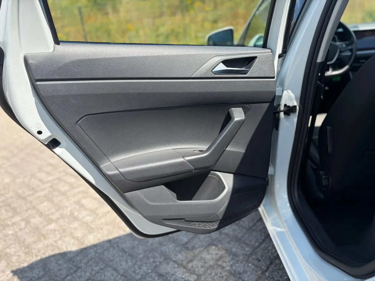 1.0 TSI Highline PANO I R- LINE I DEALER ONDH I NAVI I LED I STOELVERW