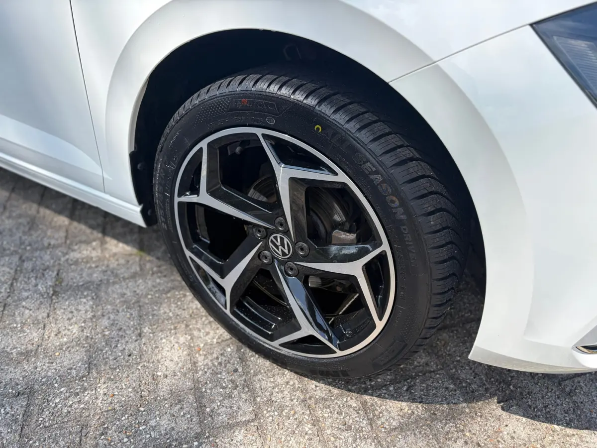 1.0 TSI Highline PANO I R- LINE I DEALER ONDH I NAVI I LED I STOELVERW