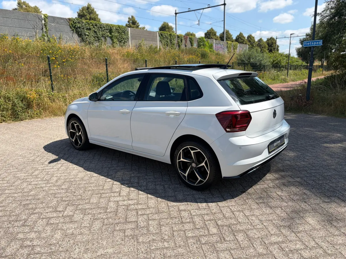 1.0 TSI Highline PANO I R- LINE I DEALER ONDH I NAVI I LED I STOELVERW