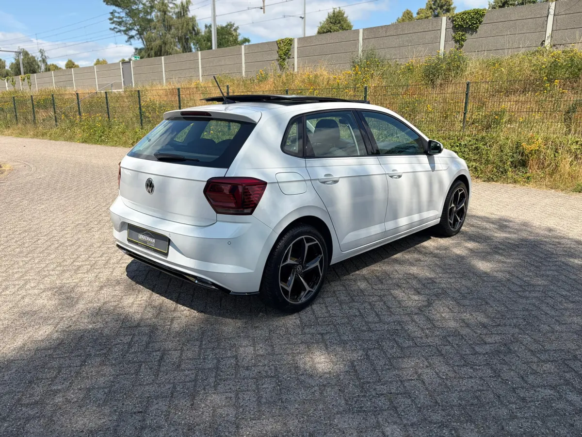 1.0 TSI Highline PANO I R- LINE I DEALER ONDH I NAVI I LED I STOELVERW
