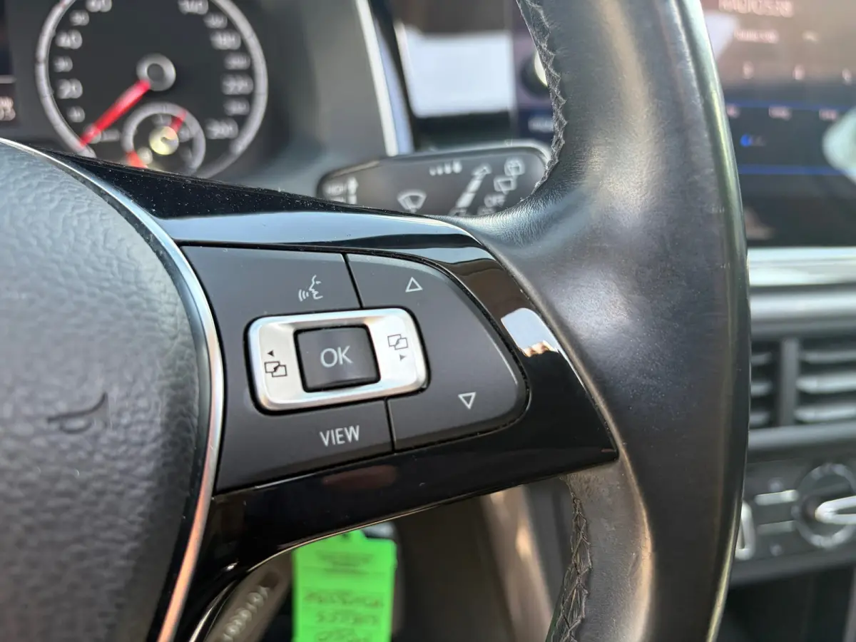 1.0 TSI Highline PANO I R- LINE I DEALER ONDH I NAVI I LED I STOELVERW