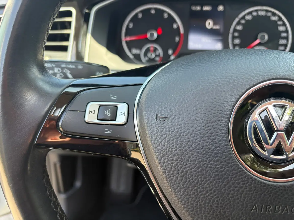 1.0 TSI Highline PANO I R- LINE I DEALER ONDH I NAVI I LED I STOELVERW
