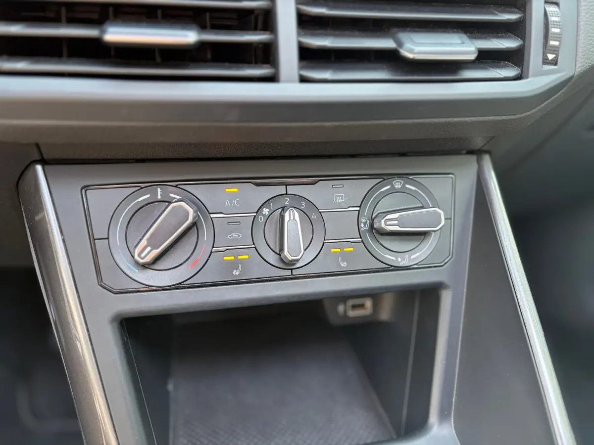 1.0 TSI Highline PANO I R- LINE I DEALER ONDH I NAVI I LED I STOELVERW