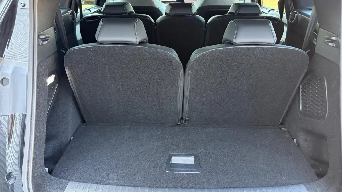 1.2 HYBRID 145PK 7-ZITS GT AUTOMAAT / NAVI / LEDER / CLIMA / FULL-LED / 19" LMV / KEYLESS / CAMERA / ADAPT. CRUISECONTROL / WINTERPAKKET / NIEUWSTAAT !!