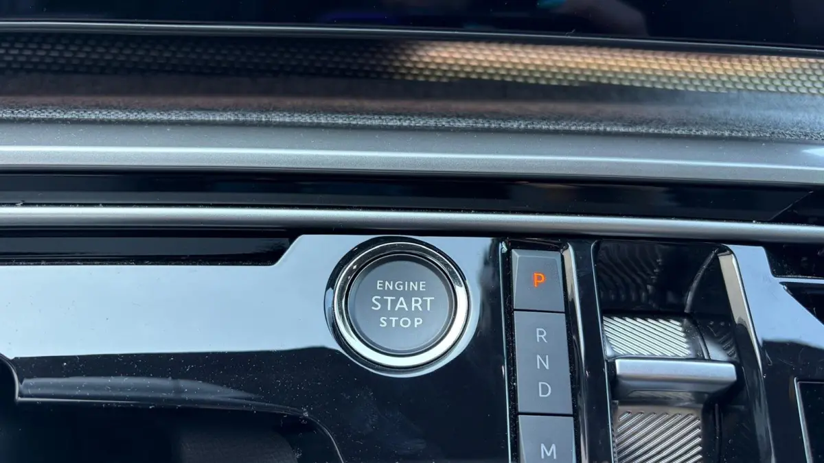1.2 HYBRID 145PK 7-ZITS GT AUTOMAAT / NAVI / LEDER / CLIMA / FULL-LED / 19" LMV / KEYLESS / CAMERA / ADAPT. CRUISECONTROL / WINTERPAKKET / NIEUWSTAAT !!