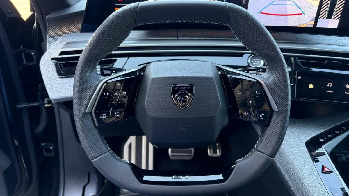 1.2 HYBRID 145PK 7-ZITS GT AUTOMAAT / NAVI / LEDER / CLIMA / FULL-LED / 19" LMV / KEYLESS / CAMERA / ADAPT. CRUISECONTROL / WINTERPAKKET / NIEUWSTAAT !!