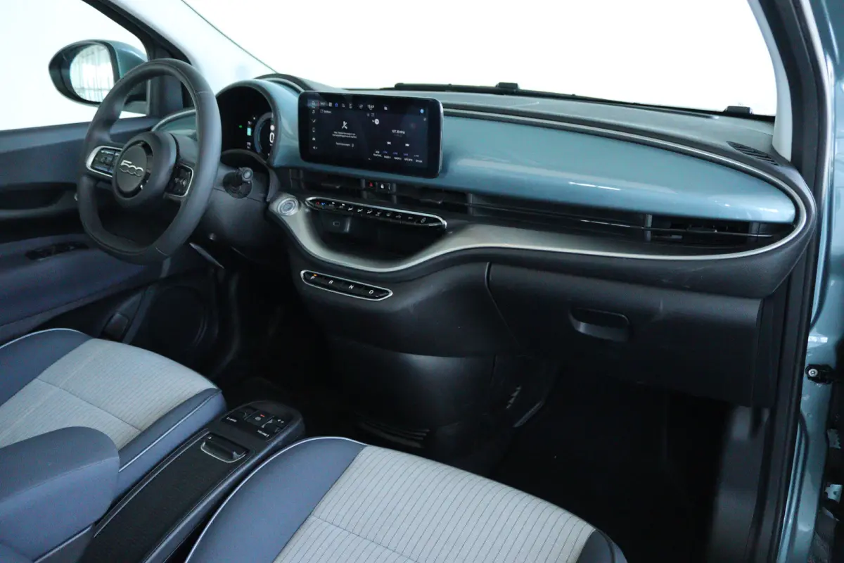 Passion 42 kWh | Cruise Control | Elektrische Kap | Keyless | LED | 17 Inch | Navi | Carplay | Climate | Sensoren