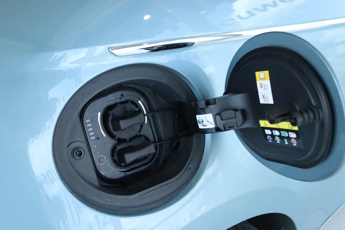 Passion 42 kWh | Cruise Control | Elektrische Kap | Keyless | LED | 17 Inch | Navi | Carplay | Climate | Sensoren