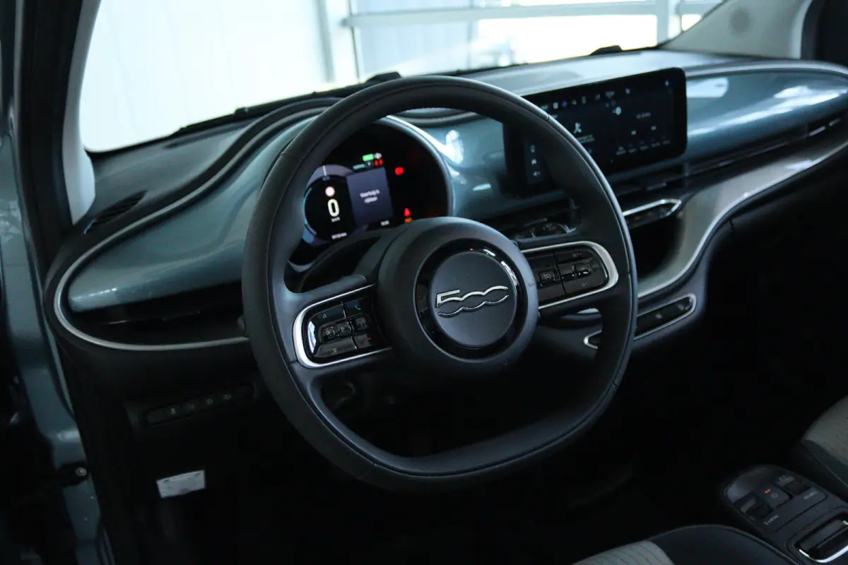 Passion 42 kWh | Cruise Control | Elektrische Kap | Keyless | LED | 17 Inch | Navi | Carplay | Climate | Sensoren