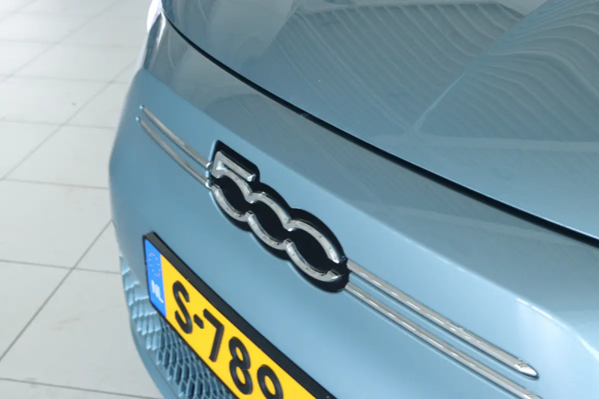 Passion 42 kWh | Cruise Control | Elektrische Kap | Keyless | LED | 17 Inch | Navi | Carplay | Climate | Sensoren