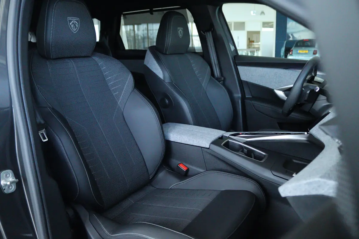 1.2 Hybrid 145 GT 7p | Cruise Control | Stoel+Stuurverwarming | Camera | Keyless | MATRIX | Carplay | Navi | Climate | 7-Pers