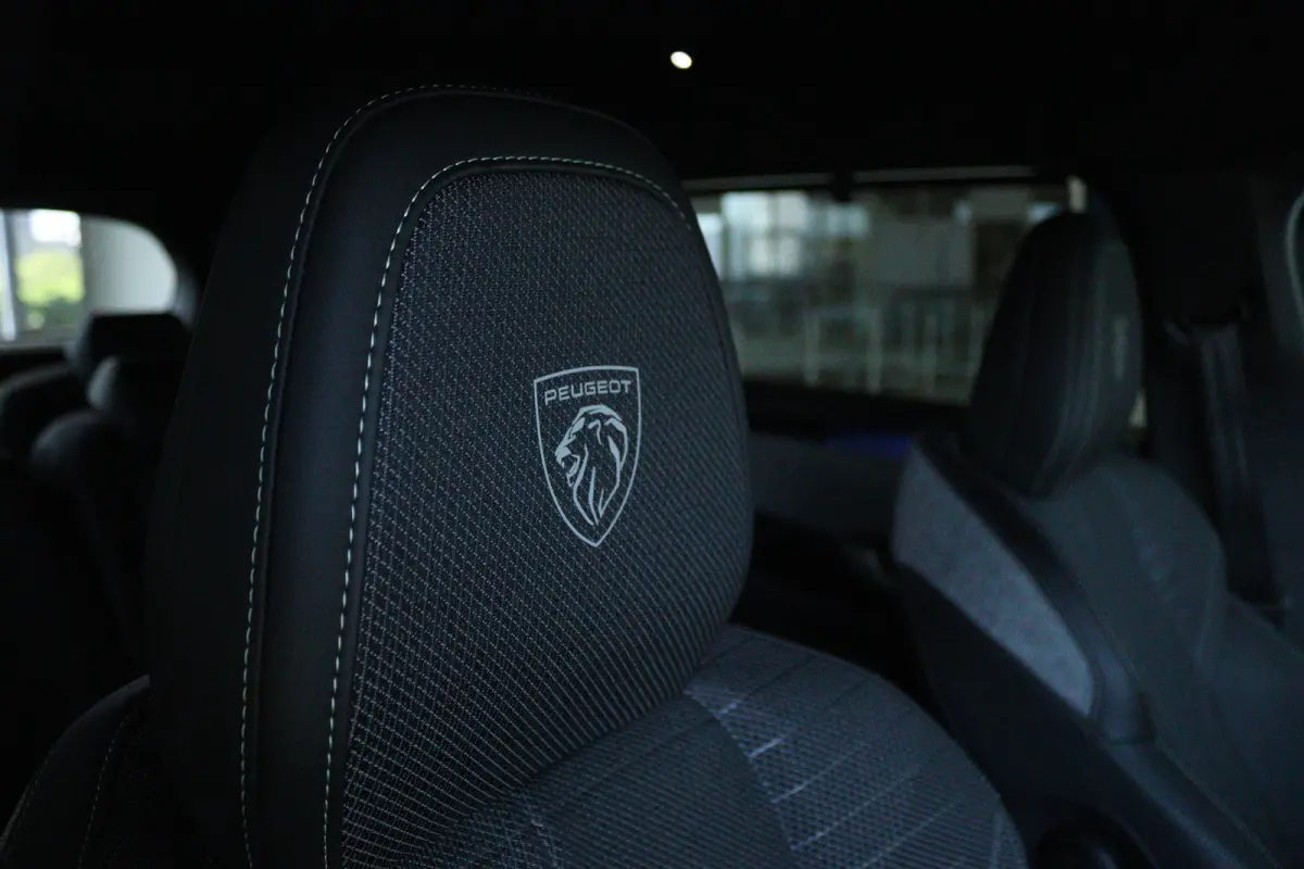 1.2 Hybrid 145 GT 7p | Cruise Control | Stoel+Stuurverwarming | Camera | Keyless | MATRIX | Carplay | Navi | Climate | 7-Pers